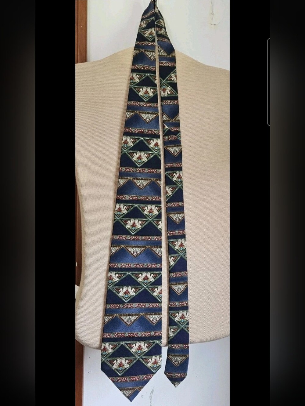 VTG The Metropolitan Museum of Art MMA Silk Tie Pegasus Mythical Medieval Art